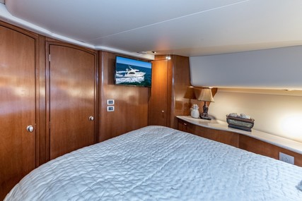 Meridian 580 Pilothouse