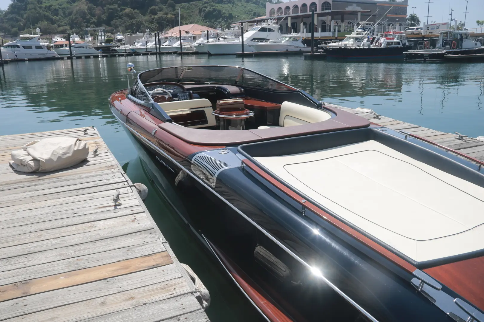 2015 Riva 33 aqua super