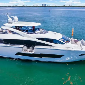 2018 Sunseeker 86 Yacht