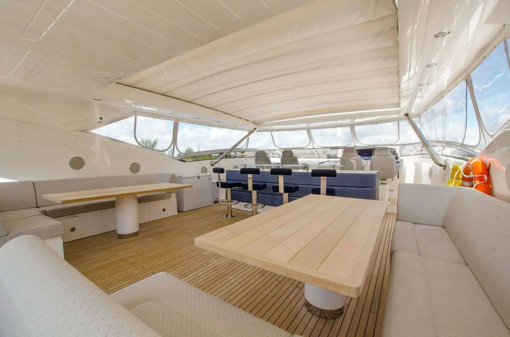 2015 Sunseeker sport yacht