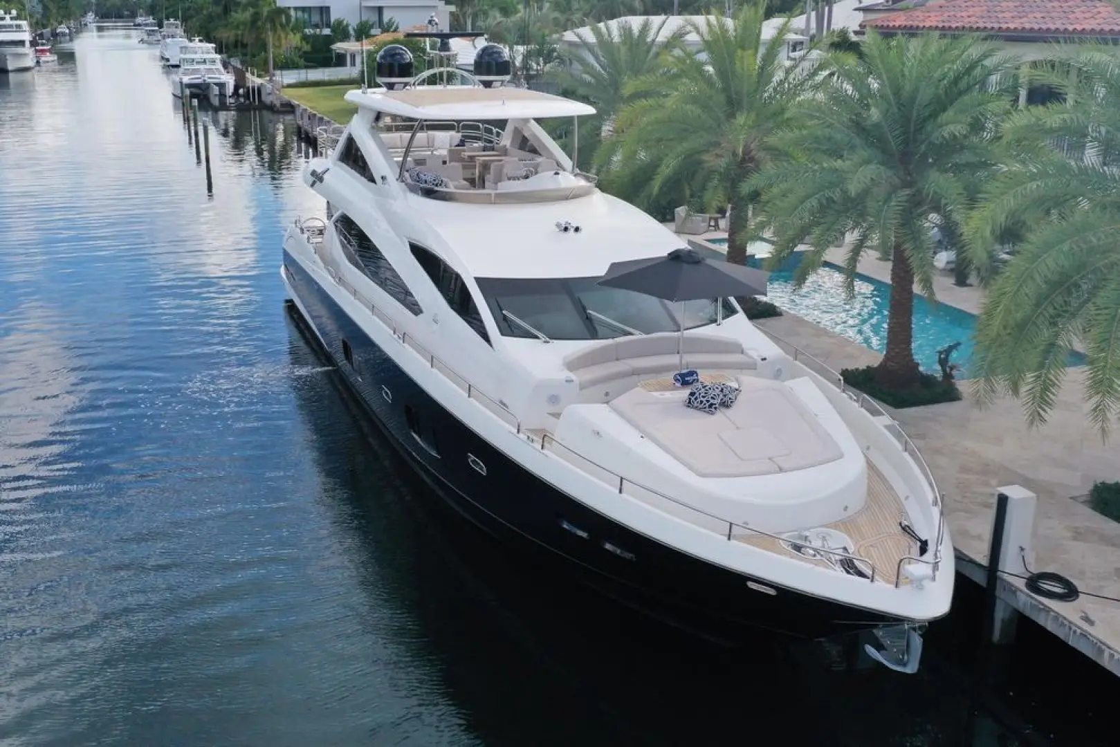 2014 Sunseeker yacht