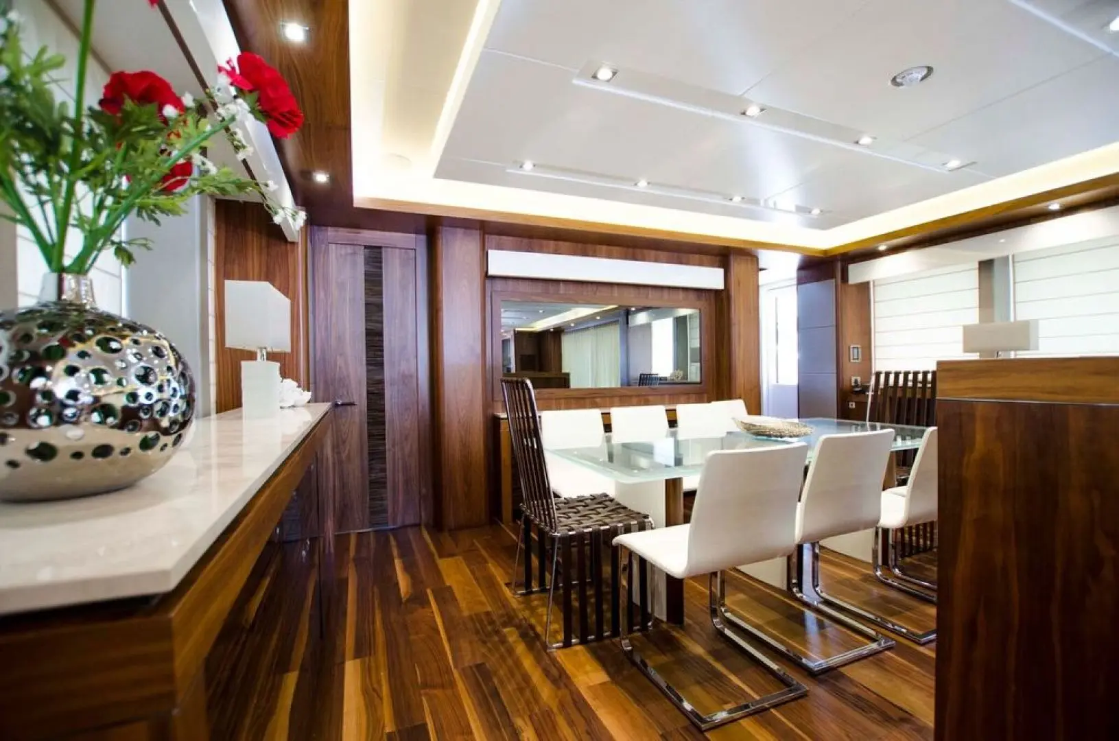 2015 Sunseeker sport yacht