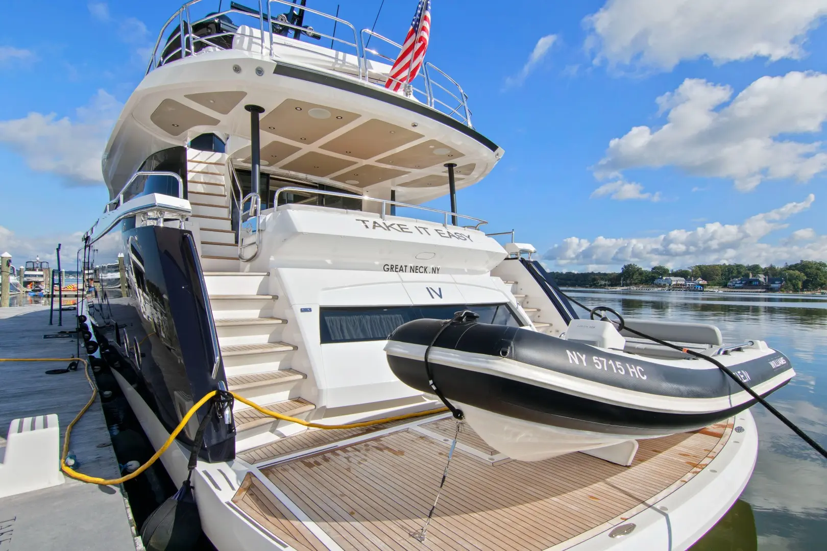 2019 Sunseeker 86 yacht