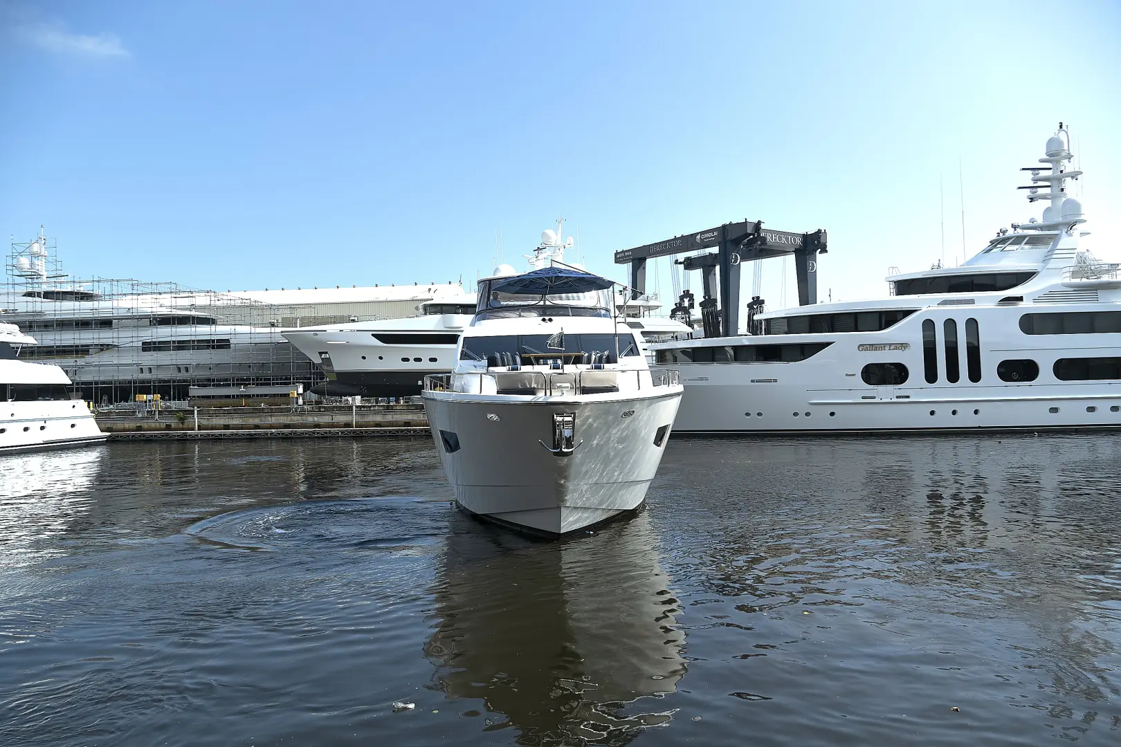 2019 Sunseeker 86 yacht