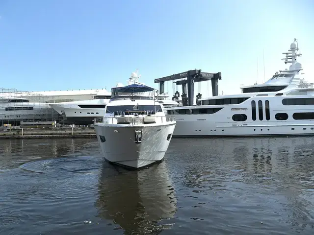 Sunseeker Yacht 86