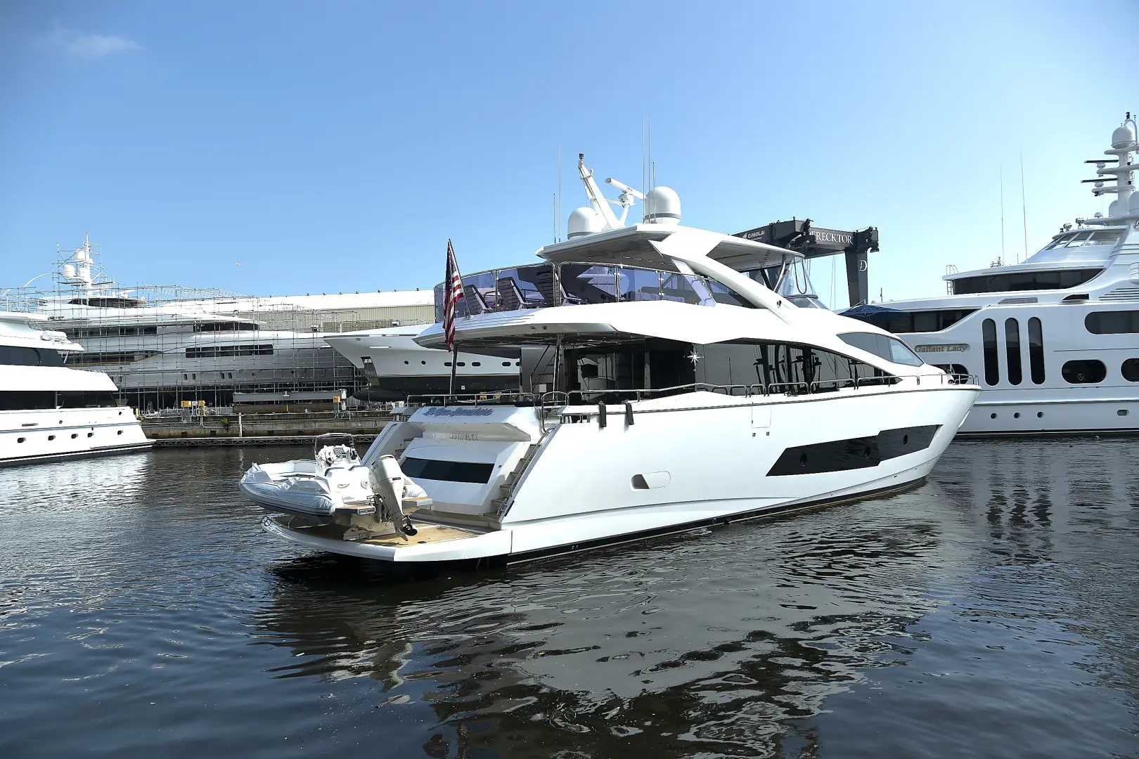 2019 Sunseeker 86 yacht