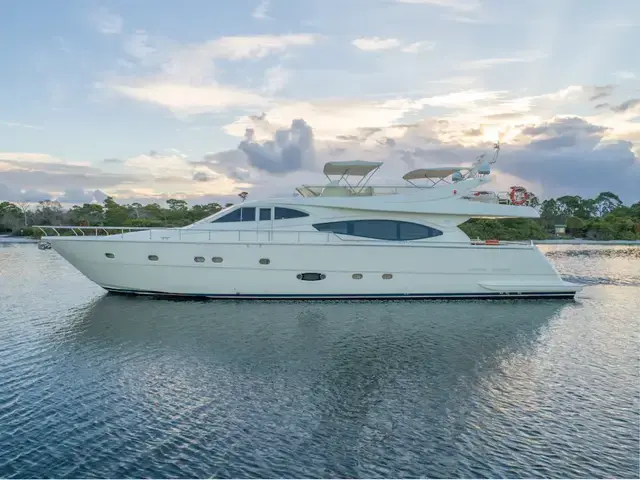 Ferretti Yachts 76