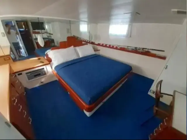 Burger Flybridge Motoryacht