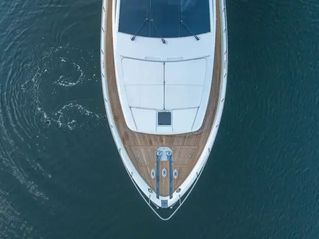 Ferretti Yachts 76