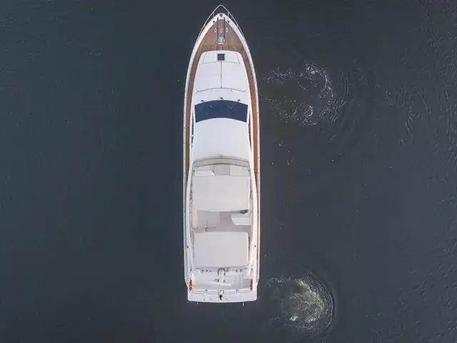 Ferretti Yachts 76