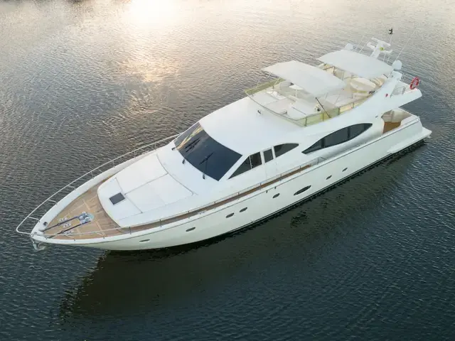 Ferretti Yachts 76