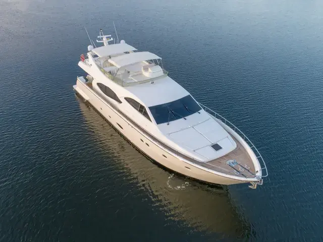 Ferretti Yachts 76