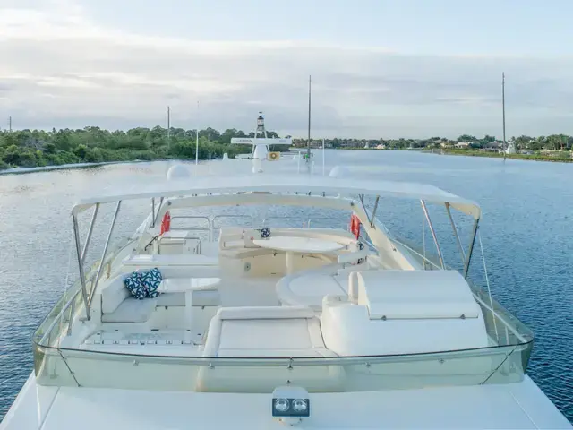 Ferretti Yachts 76