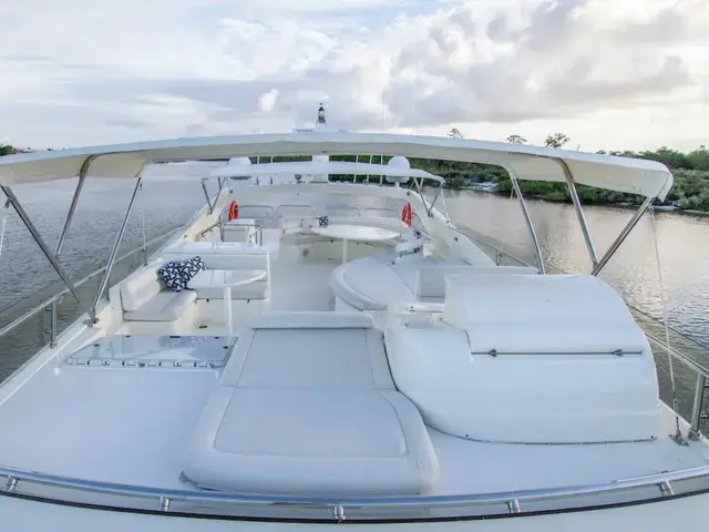 Ferretti Yachts 76