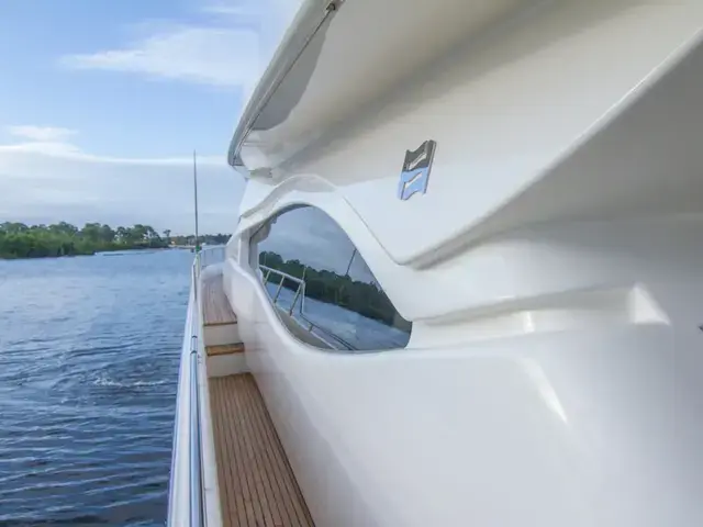 Ferretti Yachts 76