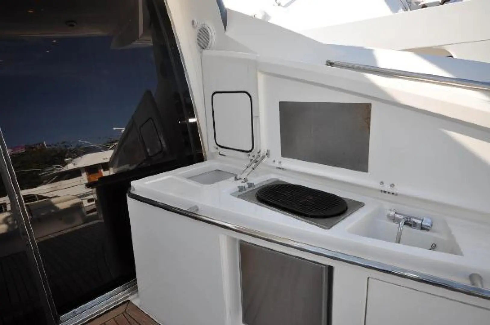 2006 Sunseeker predator