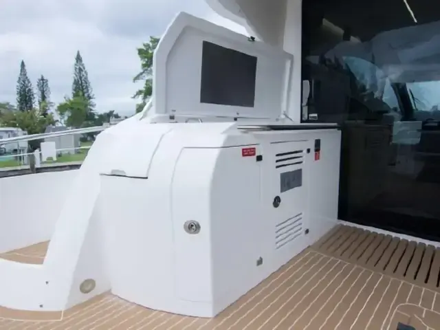 Sunseeker Predator