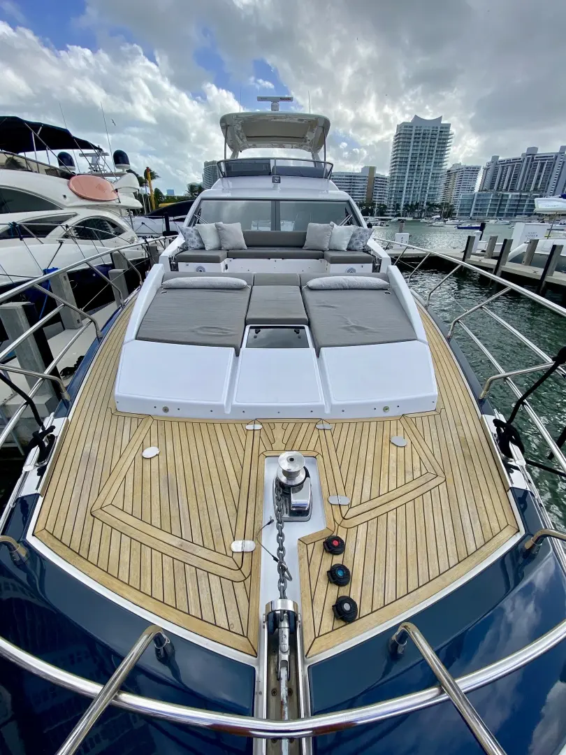 2018 Azimut flybridge