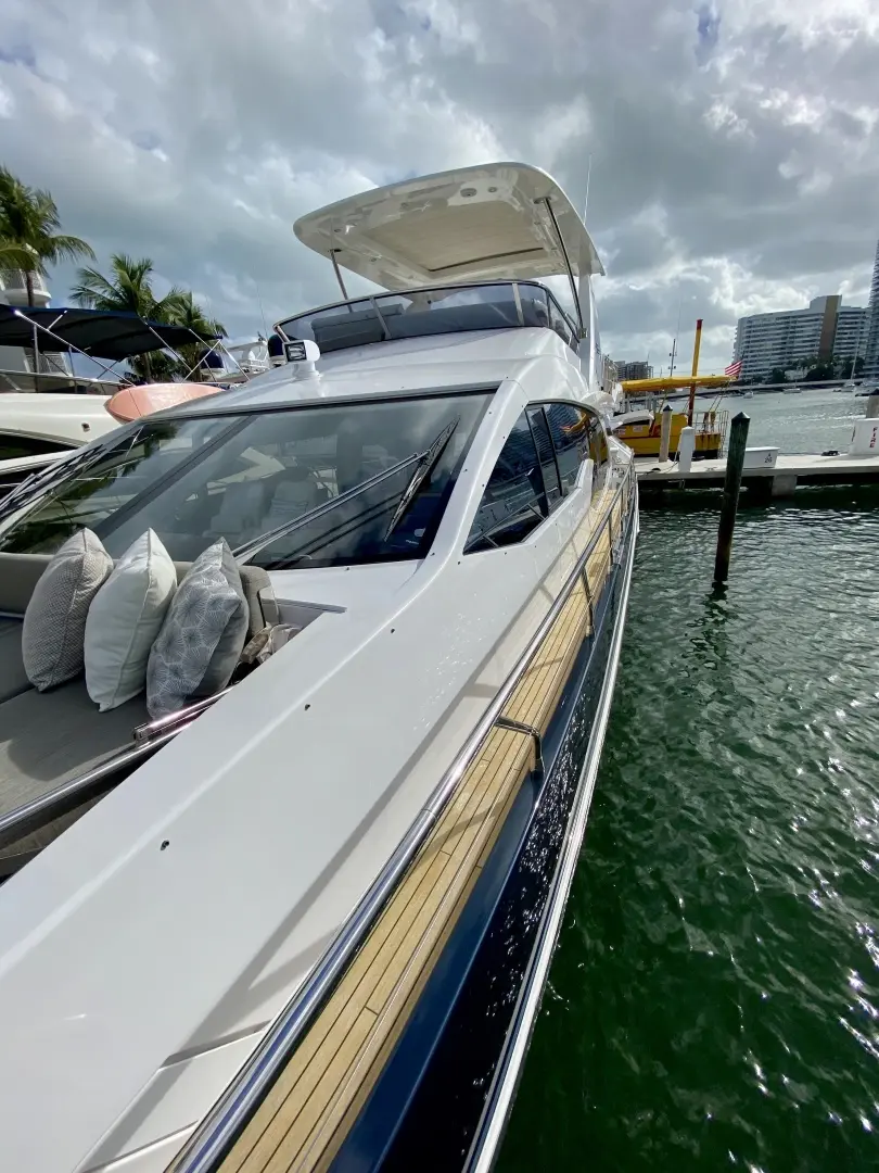 2018 Azimut flybridge