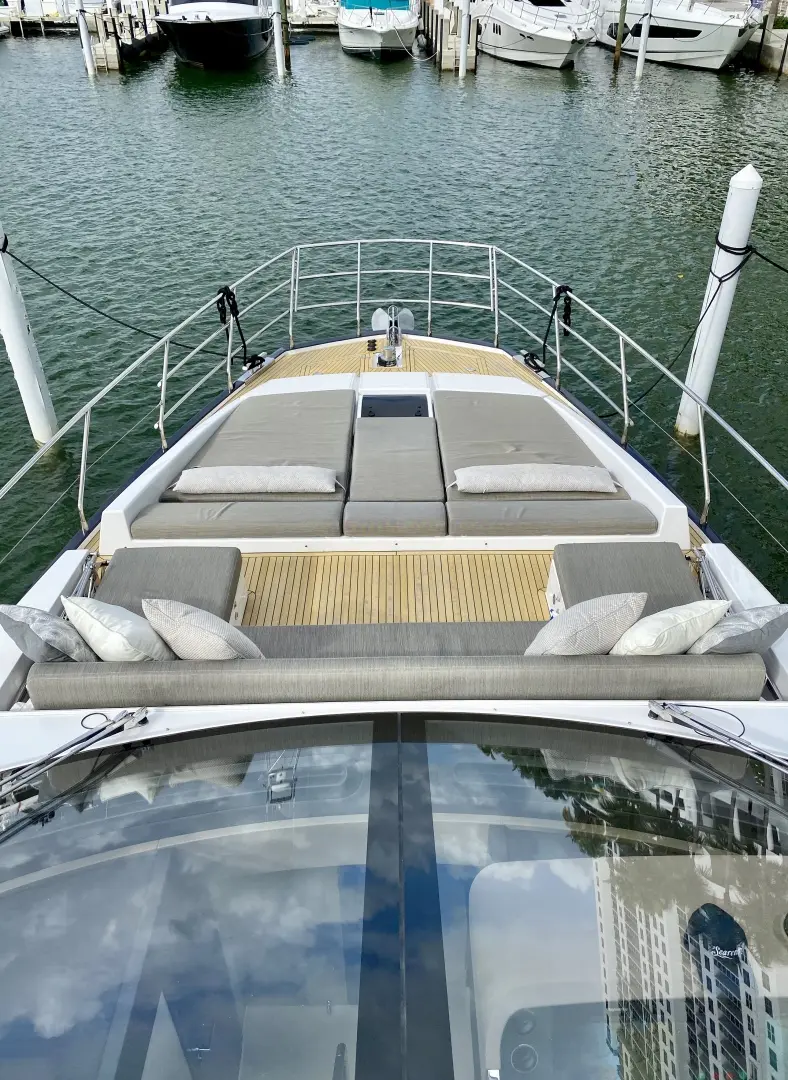 2018 Azimut flybridge