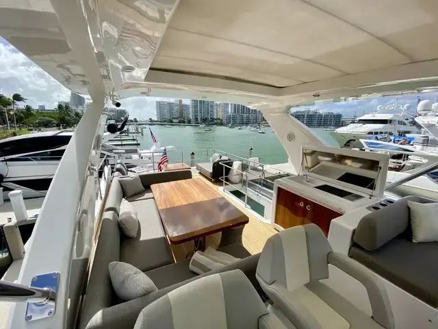 Azimut Flybridge