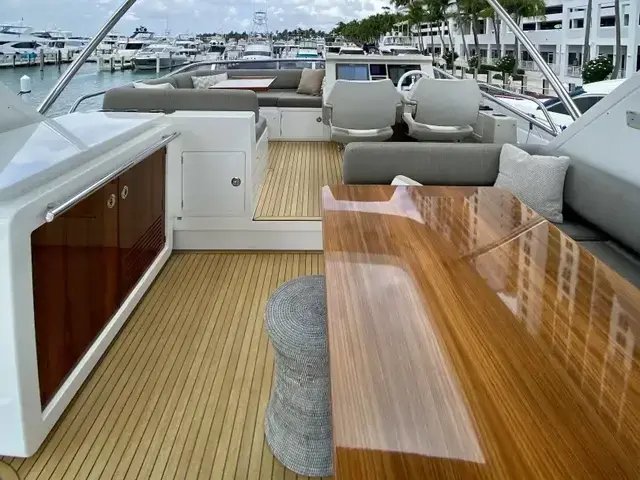 Azimut Flybridge