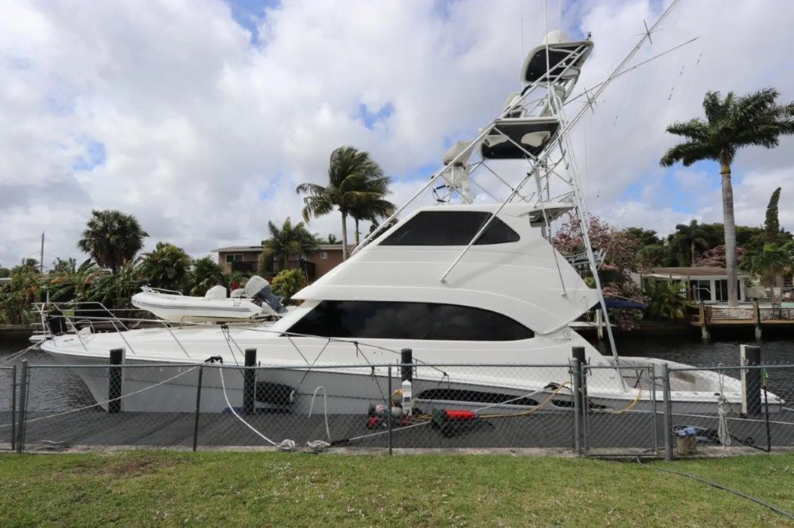 2004 Riviera enclosed flybridge