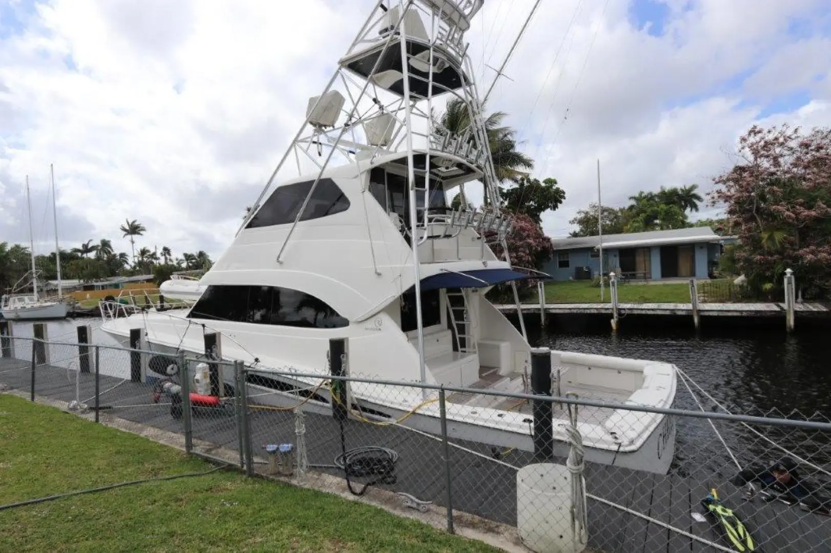 2004 Riviera enclosed flybridge