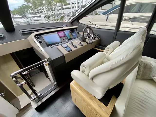 Azimut Flybridge