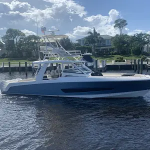 2017 Boston Whaler 420 Outrage