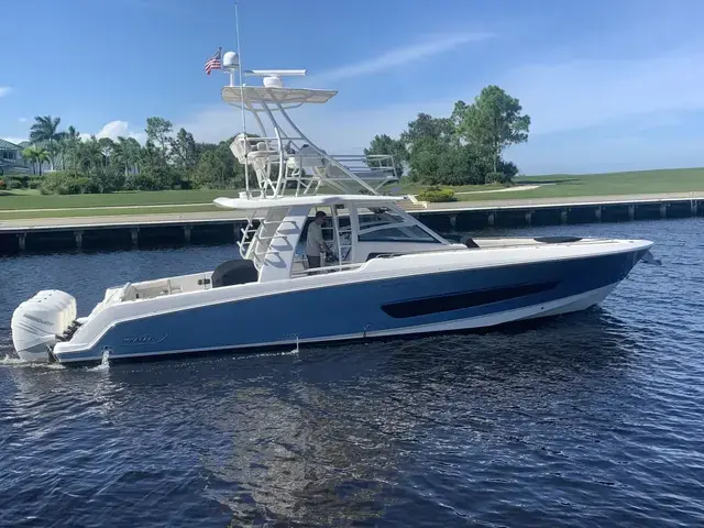 Boston Whaler 420 Outrage