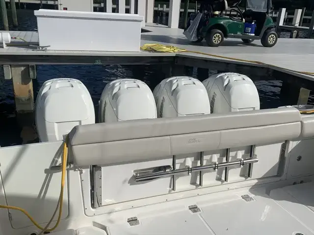 Boston Whaler 420 Outrage