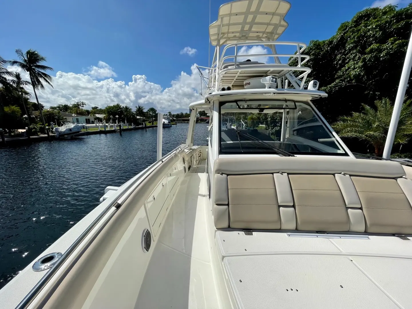 2016 Boston Whaler 420 outrage