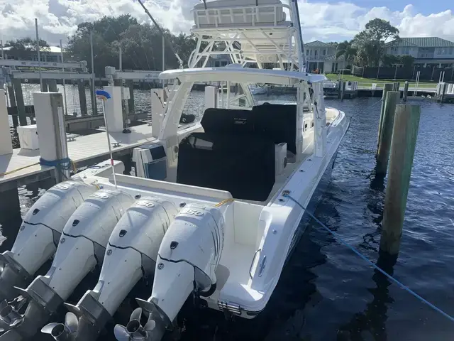 Boston Whaler 420 Outrage