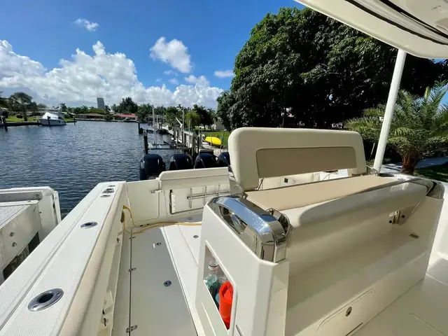 Boston Whaler 420 Outrage