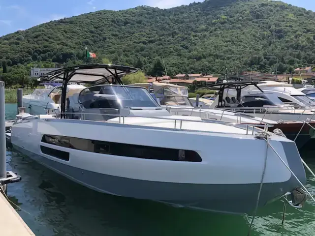 Invictus 370 Gt