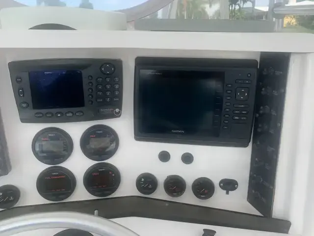 Venture 34 Center Console