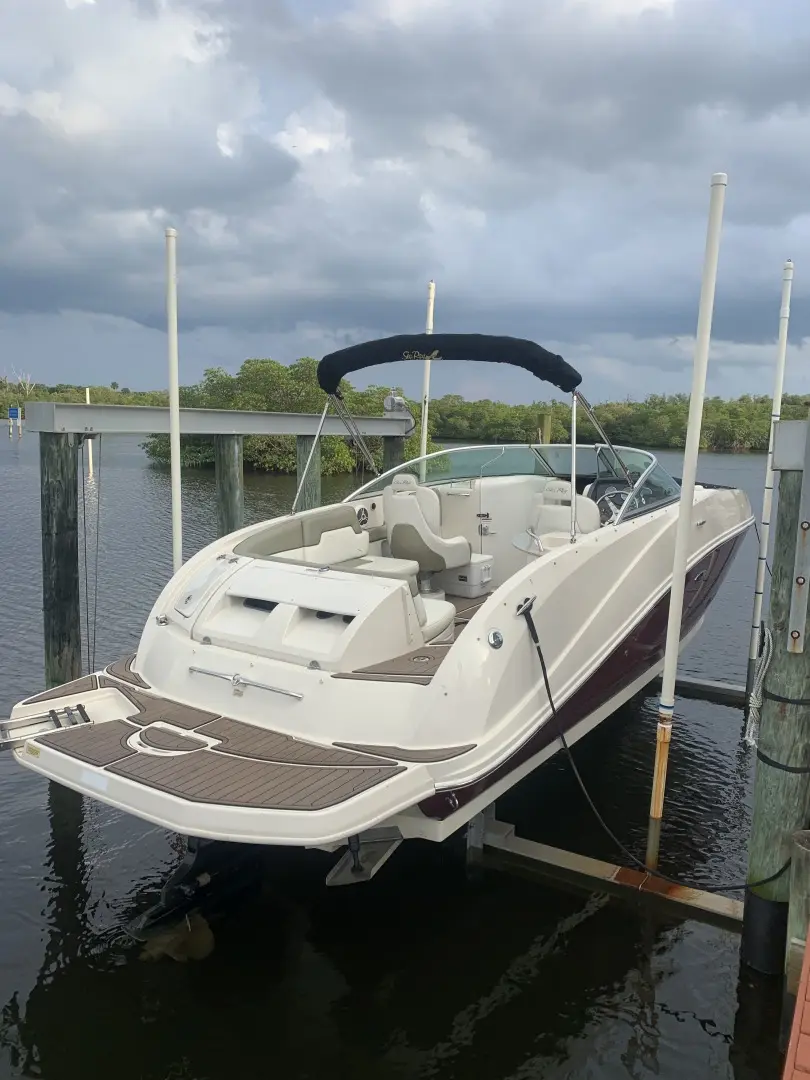 2007 Sea Ray 240 sundeck