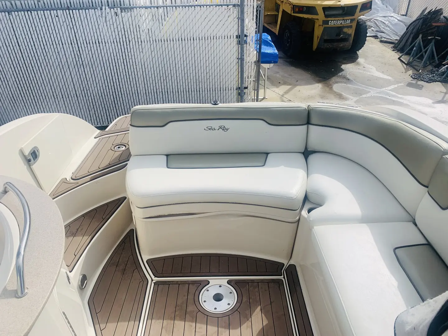 2007 Sea Ray 240 sundeck