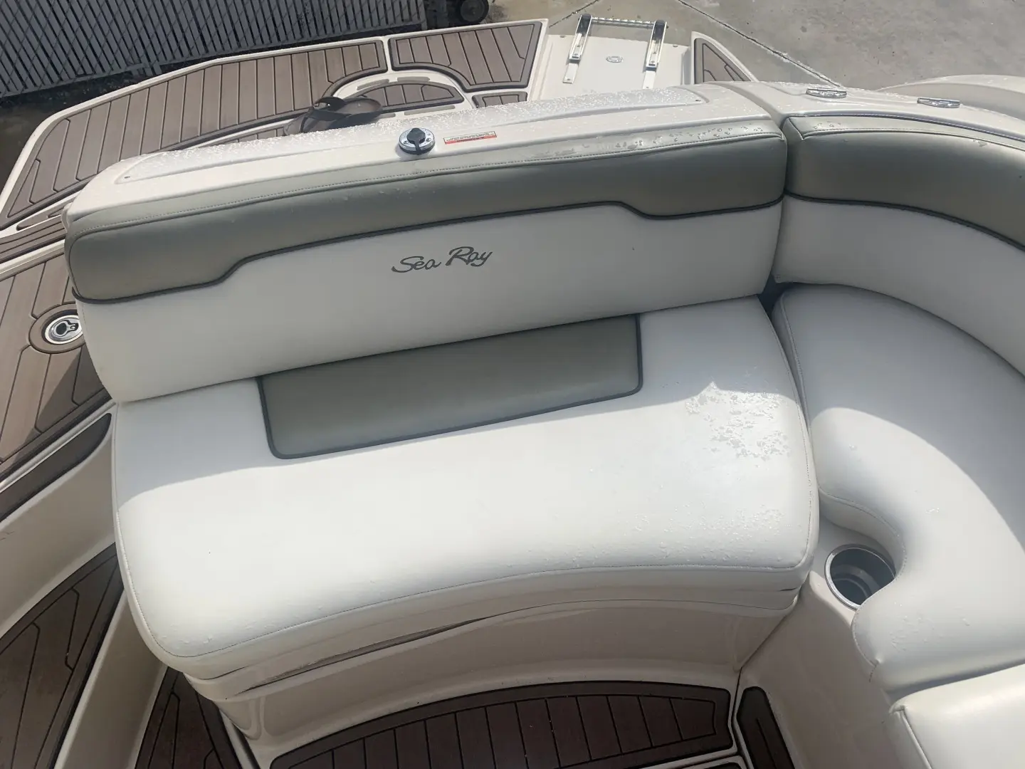 2007 Sea Ray 240 sundeck