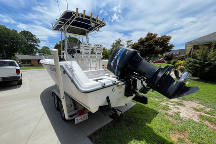 Key West 2220 Center Console