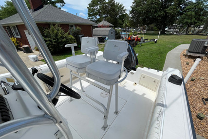 Key West 2220 Center Console