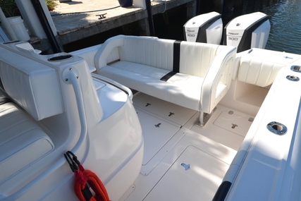 Intrepid 300 Center Console