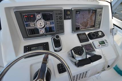 Intrepid 300 Center Console