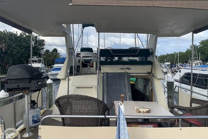 Sea Ray 355 Aft Cabin