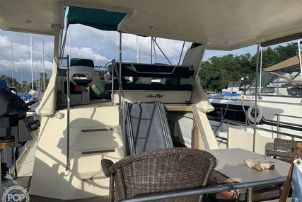 Sea Ray 355 Aft Cabin