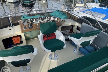 Sea Ray 355 Aft Cabin