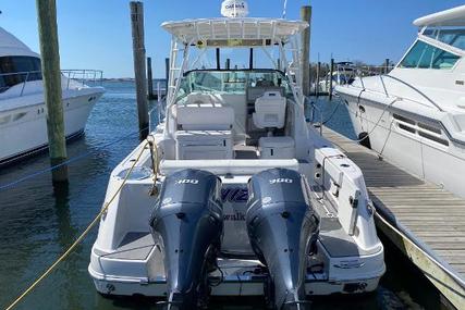 Robalo R305 Walkaround