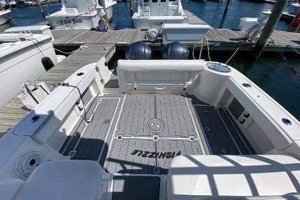 Robalo R305 Walkaround