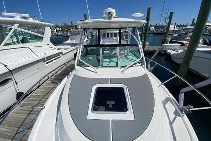 Robalo R305 Walkaround